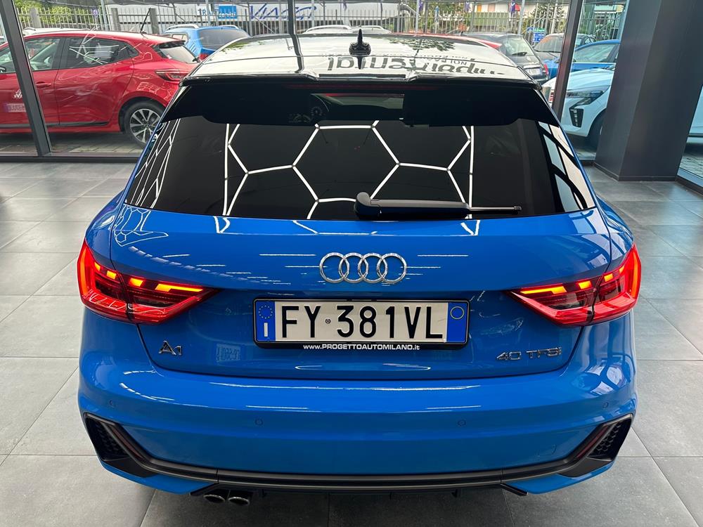 Audi A1 S-Line berlina Benzina