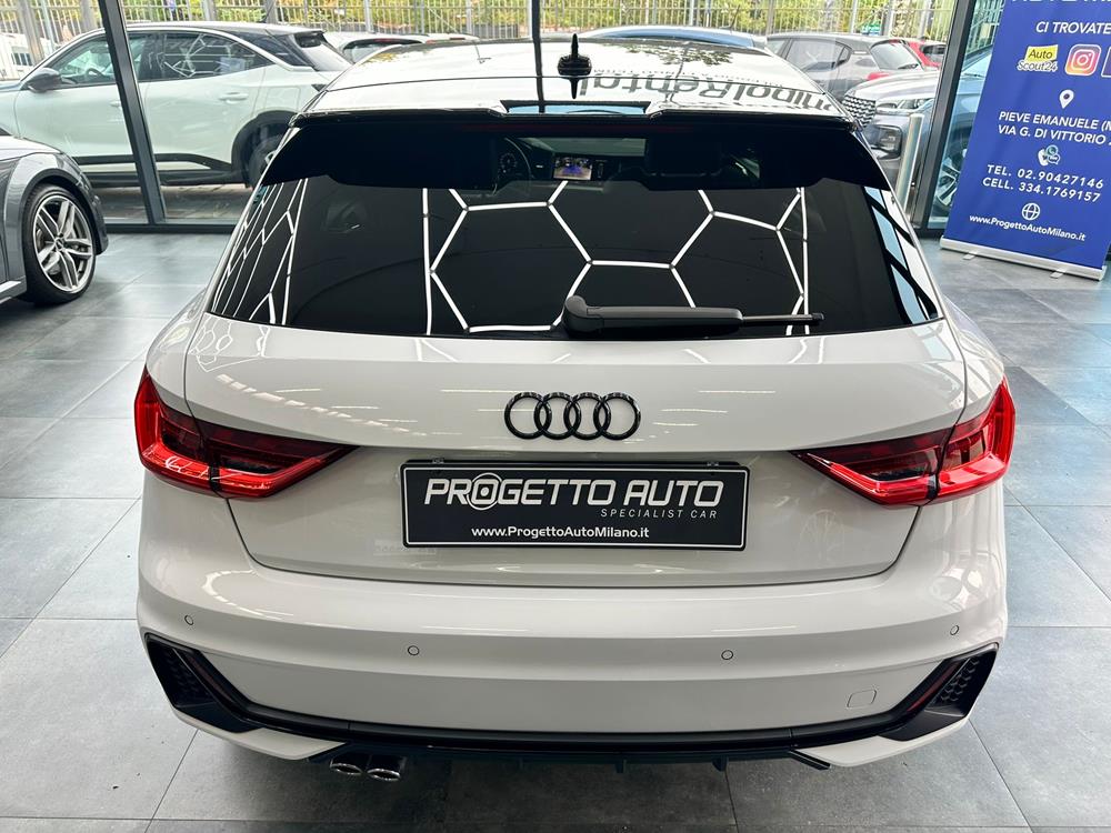 Audi A1 S-LINE berlina Benzina