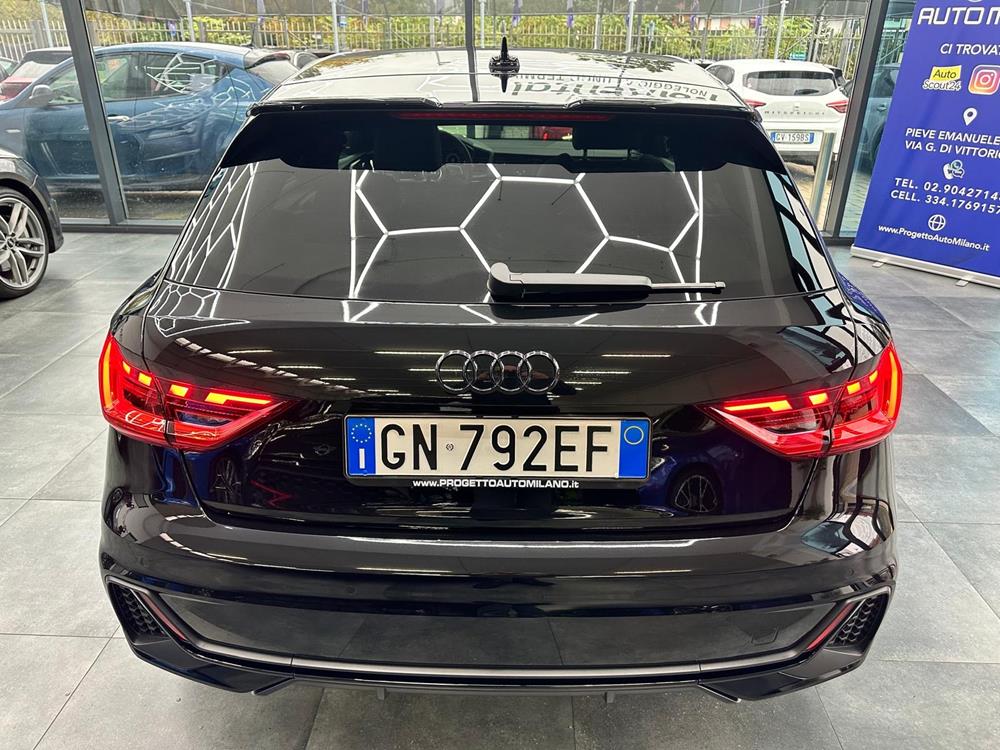 Audi A1 IDENTITY BLACK berlina Benzina