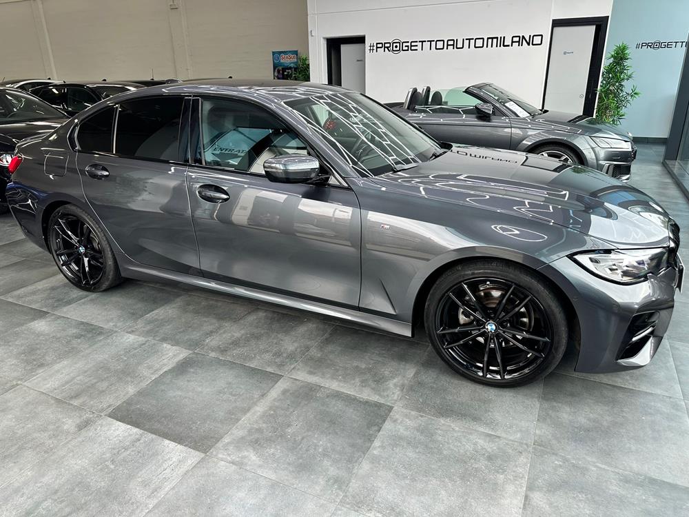 Bmw 320i M-Sport berlina Benzina