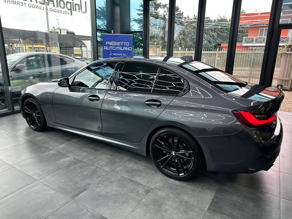 Bmw 320i M-Sport berlina Benzina