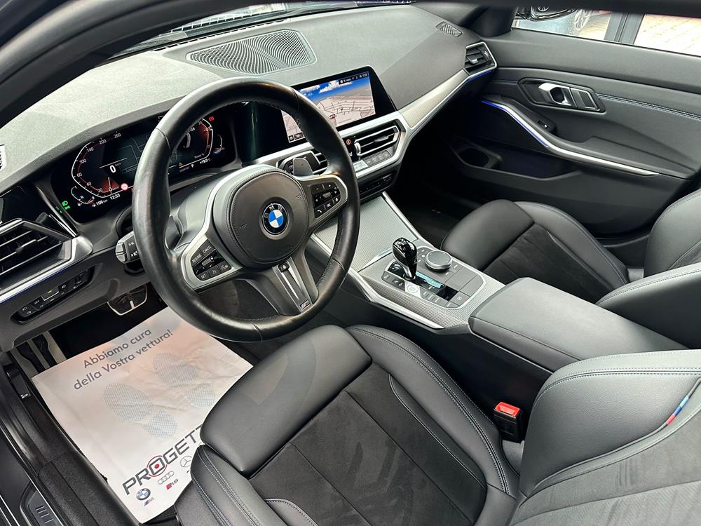 Bmw 320i M-Sport berlina Benzina